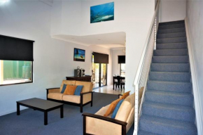 Ningaloo Breeze Villa 8 - 3 Bedroom Fully Self-Contained Holiday Accommodation